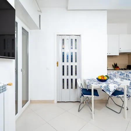 Yourhome - Casa Monica Апартаменты